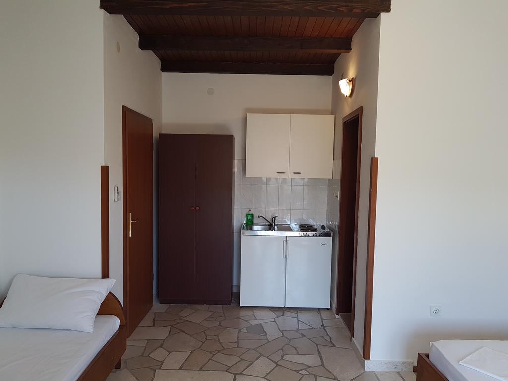 Apartments Plazibat Skrip Экстерьер фото