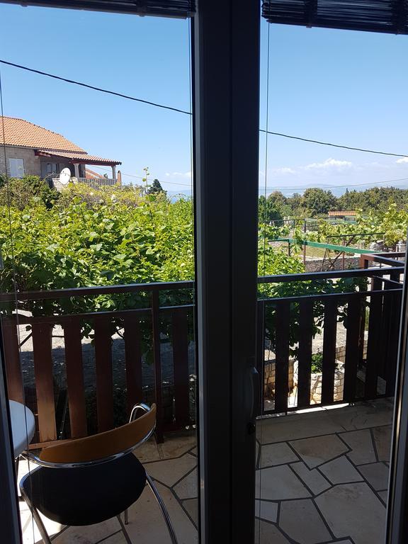 Apartments Plazibat Skrip Экстерьер фото